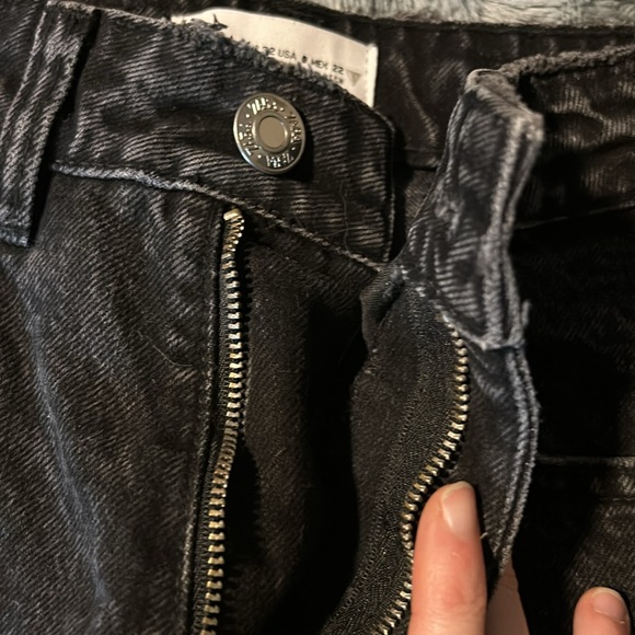 Zara jeans. Black wash. Cutoff cuff style. Size 0 - Picture 3 of 4